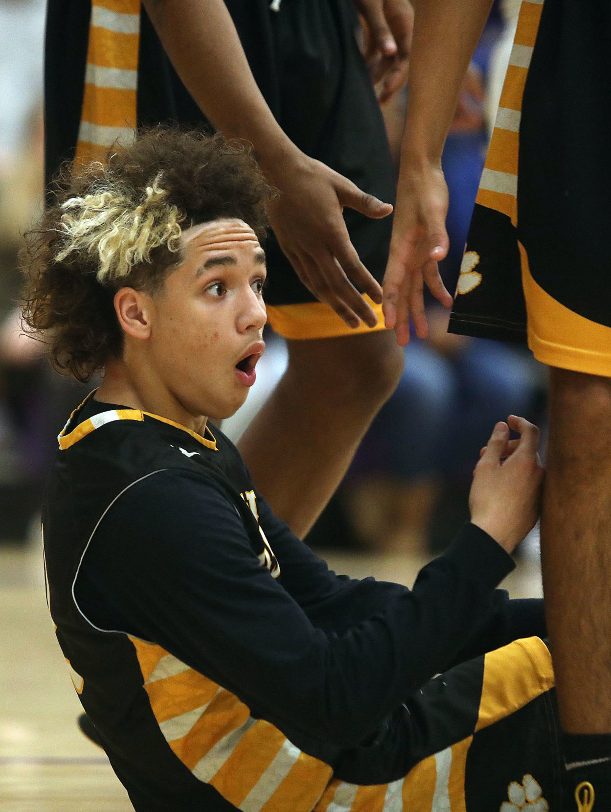 Eisenhower vs MacArthur boys basketball 1 2.25.19.jpg